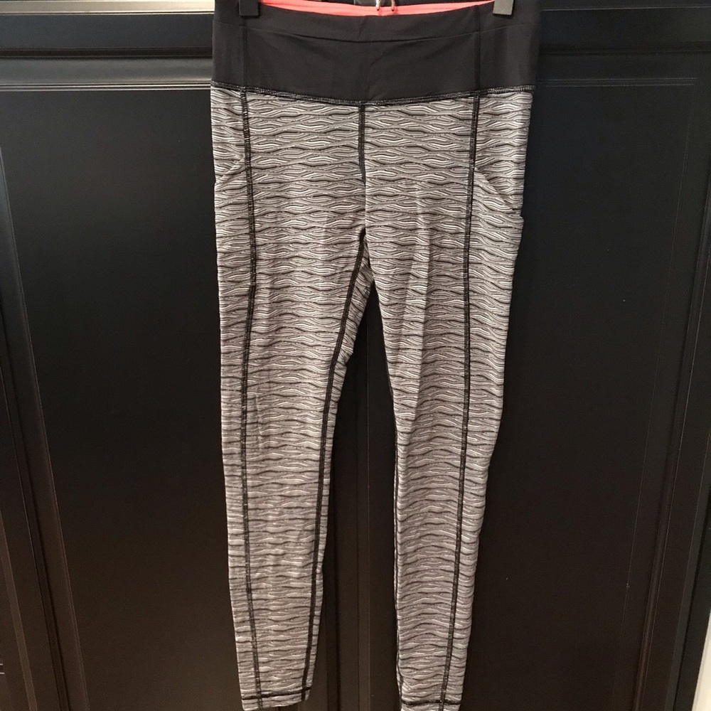 Lululemon Black & White Print Leggings